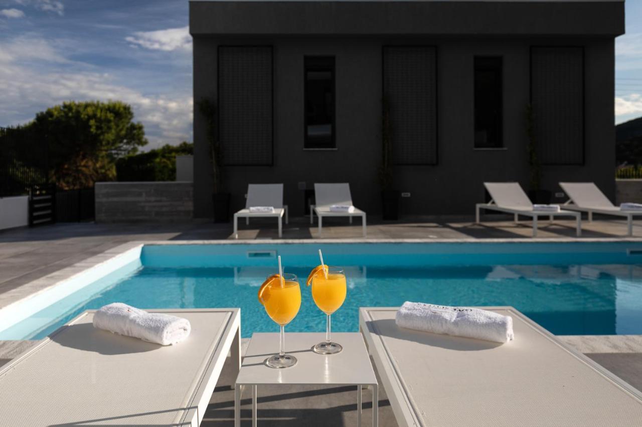 Nea Iraklitsa Cove Suites מראה חיצוני תמונה